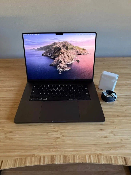 MacBook Pro 16in M4 Max 128 RAM Fully Loaded